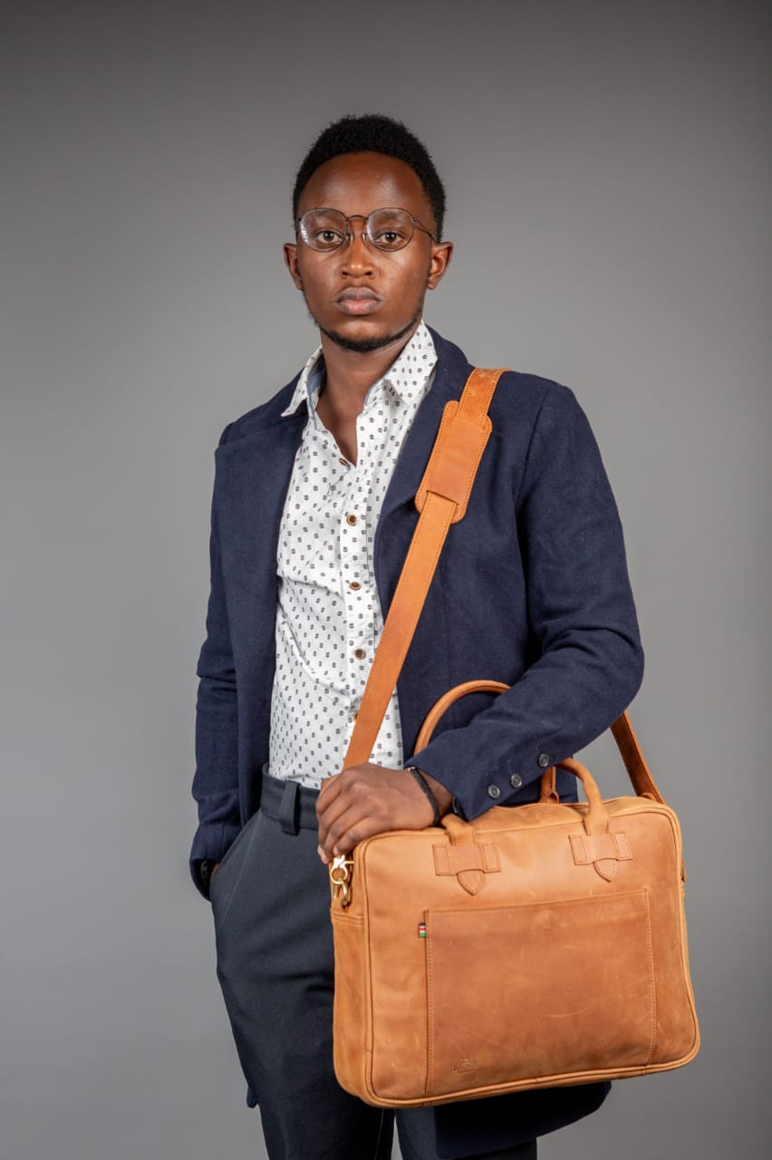 Briefcase 21, Chestnut - Image 10